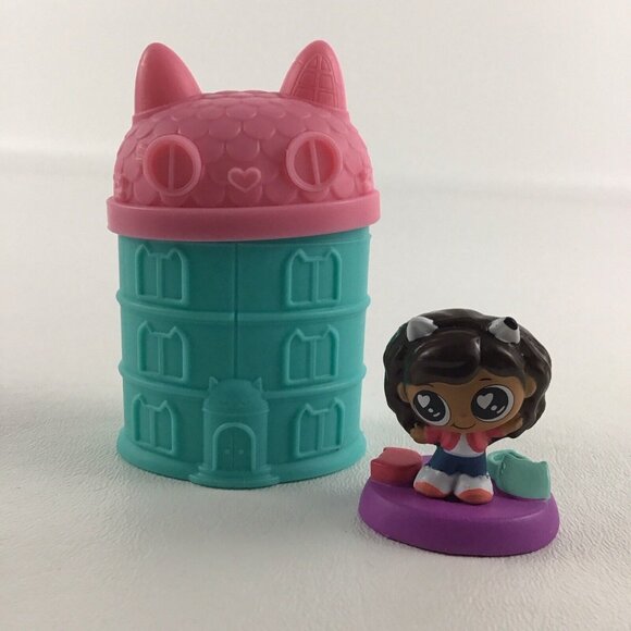 Spin Master Other - Gabby's Dollhouse Surprise Mini Figure Doll Blind Bag Capsule DreamWorks Toy